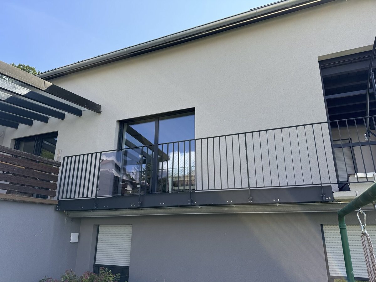 Moderner Anbaubalkon